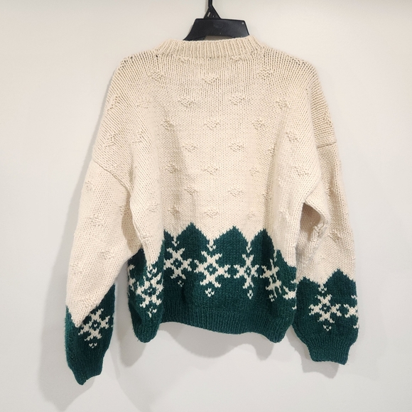 Chunky Knit Homemade Nordic Snowflake Fair Isle Sweater ❄️ - Picture 2 of 13